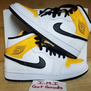 Air Jordan 1 Mid 'University Gold'
